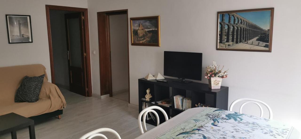 Villa "Luna De Segovia" 레가네스 외부 사진